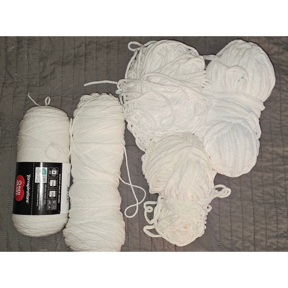 Red Heart Super Saver White Yarn 7oz & White Chenille Blanket Yarn Mixed Lot